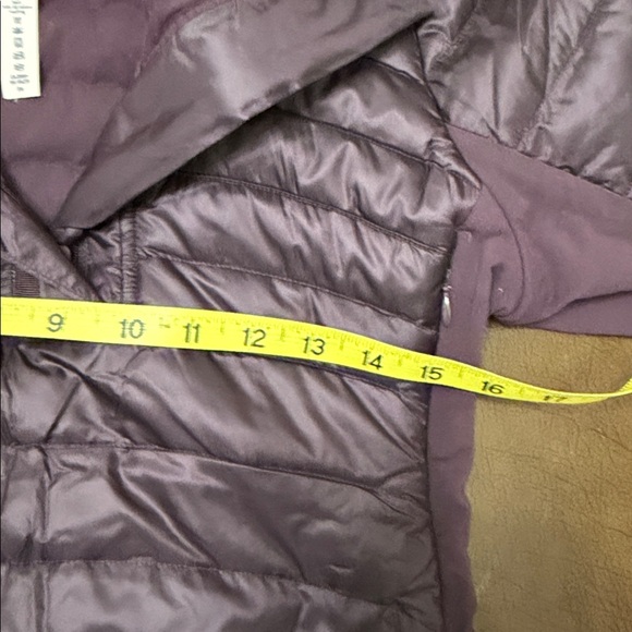Lululemon lightweight jacket plum color pullover size 4 - Picture 6 of 7